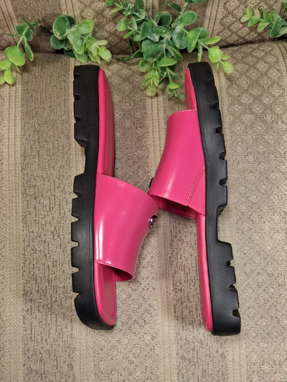 Coach Florence Dragon Fruit Pink Slide Sandals - Picture 5 of 16
